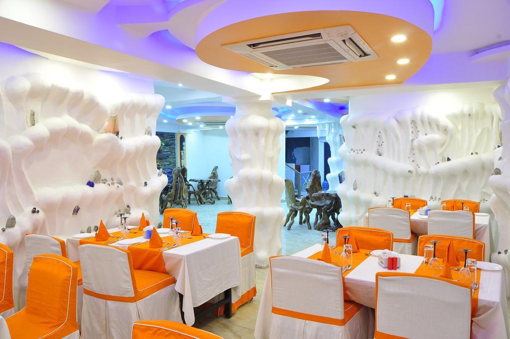 Royal Penguin Boutique Hotel & Spa Катманду Екстер'єр фото