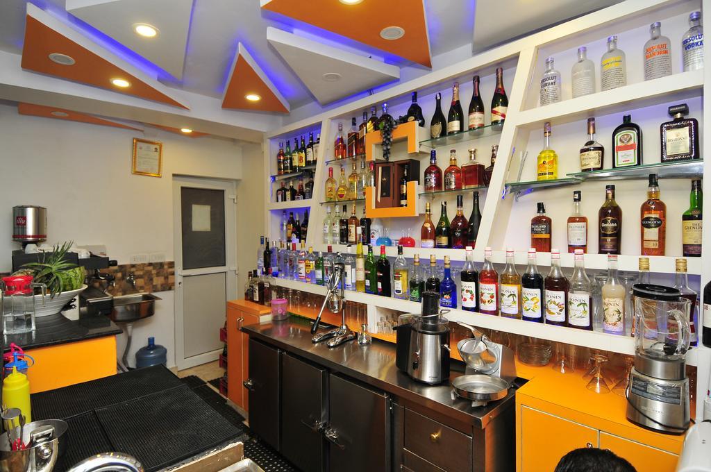 Royal Penguin Boutique Hotel & Spa Катманду Екстер'єр фото