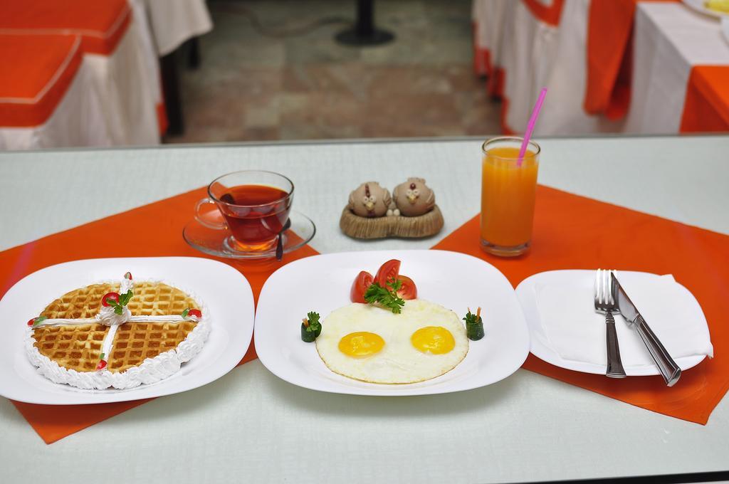 Royal Penguin Boutique Hotel & Spa Катманду Екстер'єр фото