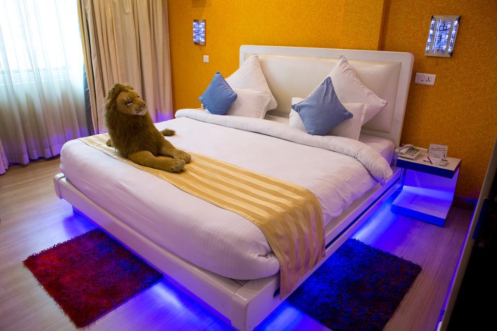 Royal Penguin Boutique Hotel & Spa Катманду Екстер'єр фото